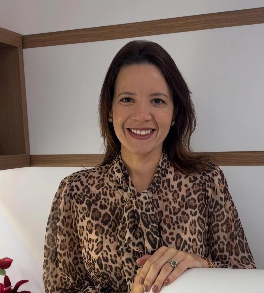 Dra. Marília Paula Souza dos Santos 